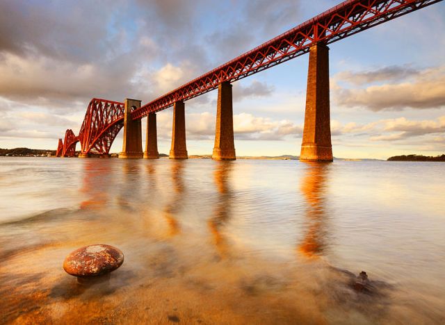 The_Forth_Rail_Bridge,_September_2012