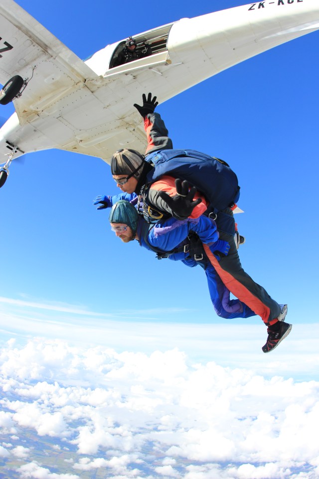 alix falling out of sky 019