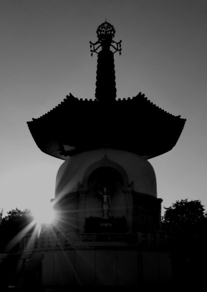 peace pagoda milton keynes
